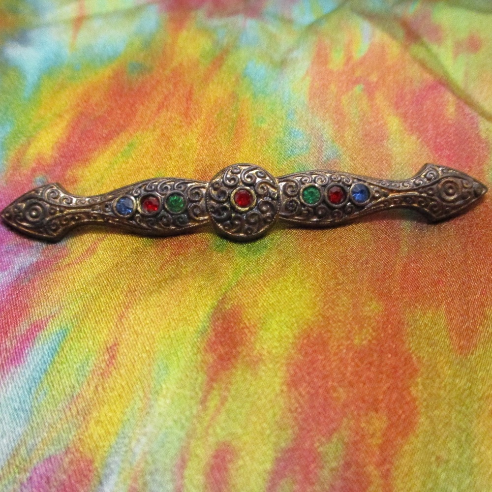 ANTIQUE Renaissance Style Rhinestone Bar Brooch - Picture 5 of 8